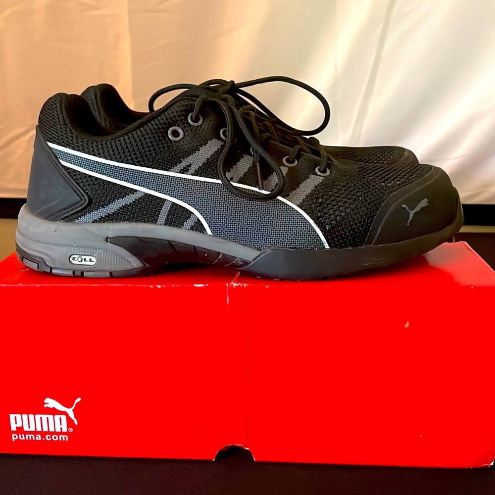 Puma steel toe shoes W low
